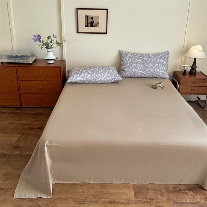 91家纺网 家纺一手货源 找家纺 亿梵家居 2025新款A类母婴级有氧全棉纯棉双层纱纯棉印花四件套-床拍图 弗拉-灰