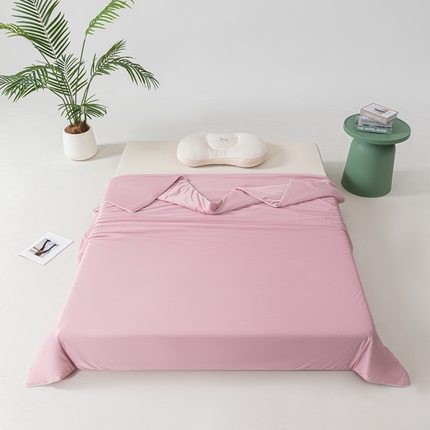 91家纺网 家纺一手货源 找家纺 （总）名兮家居 2025新款凉感丝夏被夏凉被空调被（场景一）