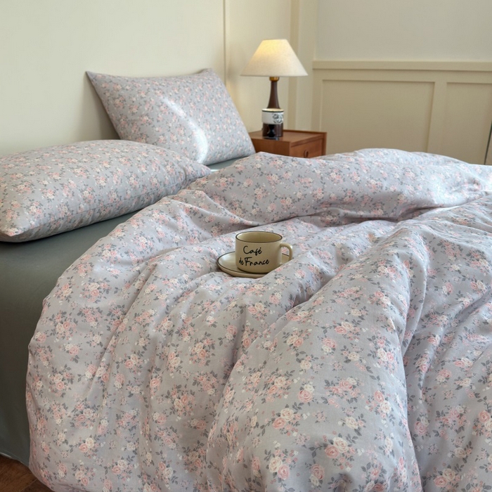 91家纺网 家纺一手货源 找家纺 亿梵家居 2025新款A类母婴级有氧全棉纯棉双层纱纯棉印花四件套-床拍图 莉雅-绿