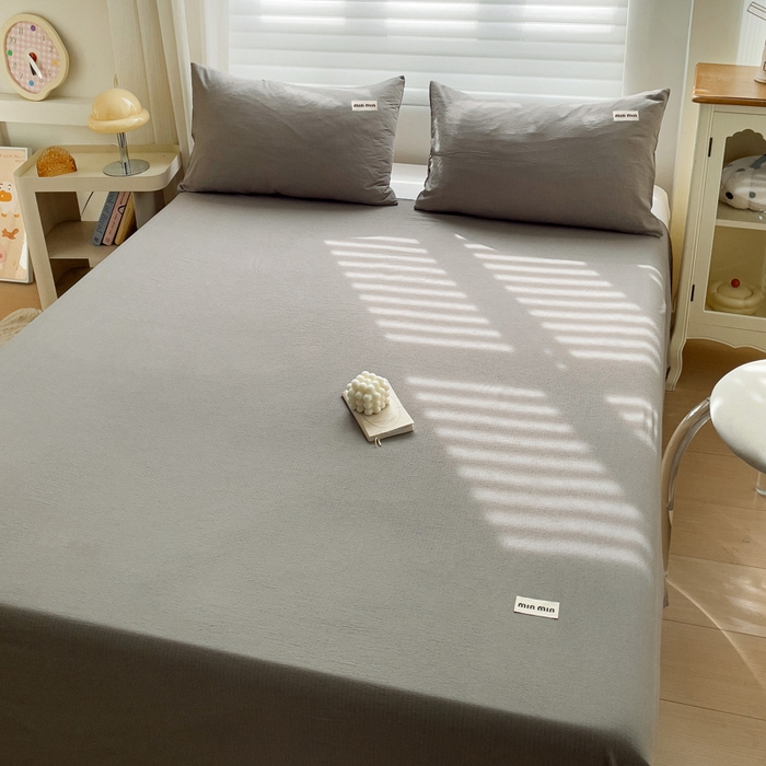 91家纺网 家纺一手货源 找家纺 罗亿家纺 2025新款云感提花双层纱定标minmin(系列)床单 灰色