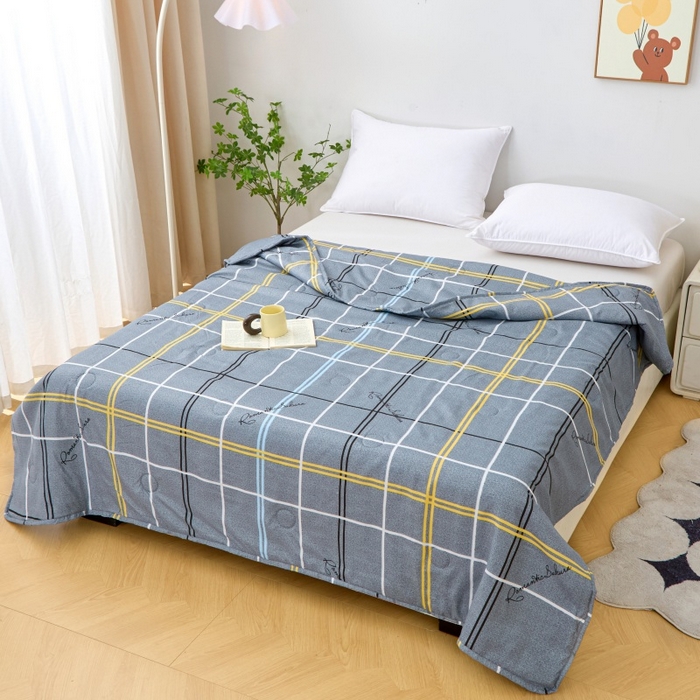 91家纺网 家纺一手货源 找家纺 2025新款亲肤绒礼品夏被窄边 简伯格