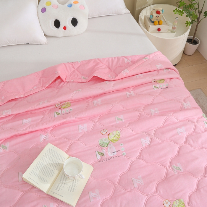 91家纺网 家纺一手货源 找家纺 被多多被业  2025新款清新印花亲肤绒超声波工艺夏凉被 绿叶