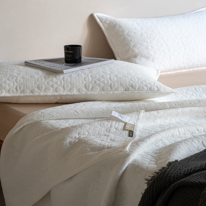 91家纺网 家纺一手货源 找家纺 璞素2025新款全棉色织三层纱床盖三件套-落雪 落雪白