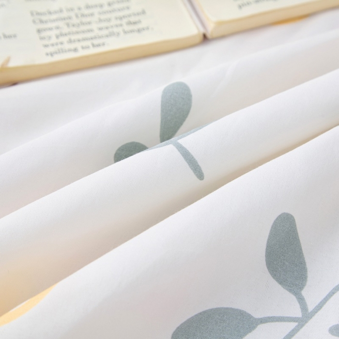 91家纺网 家纺一手货源 找家纺 2025新款亲肤绒礼品夏被窄边 玫瑰小熊