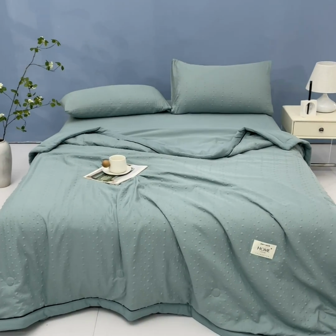 91家纺网 家纺一手货源 找家纺 吾诺 2025 凉豆豆针织棉双层纱夏被四件套水洗棉夏凉被空调被 豆豆蓝