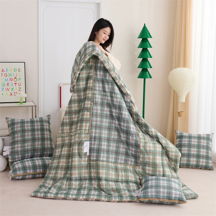 91家纺网 家纺一手货源 找家纺 照世 2025新款凉感丝印花抱枕被 曼迪