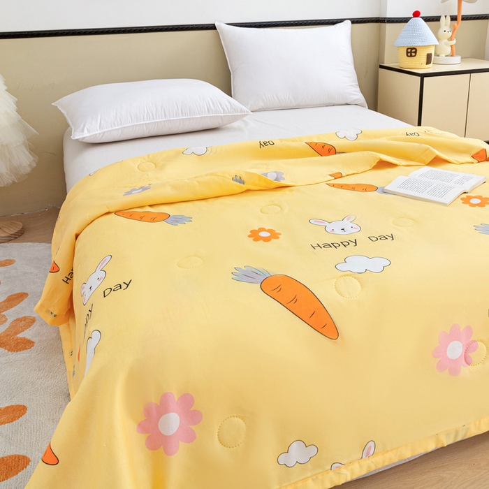 91家纺网 家纺一手货源 找家纺 侨鑫 2025新款亲肤水洗棉夏被宽边 快乐兔