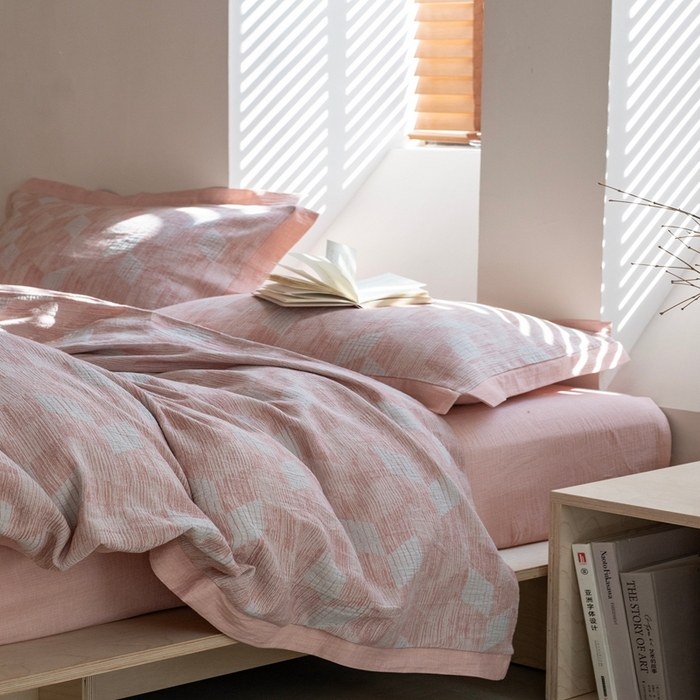 91家纺网 家纺一手货源 找家纺 璞素2025新款全棉色织三层纱四件套 粉色