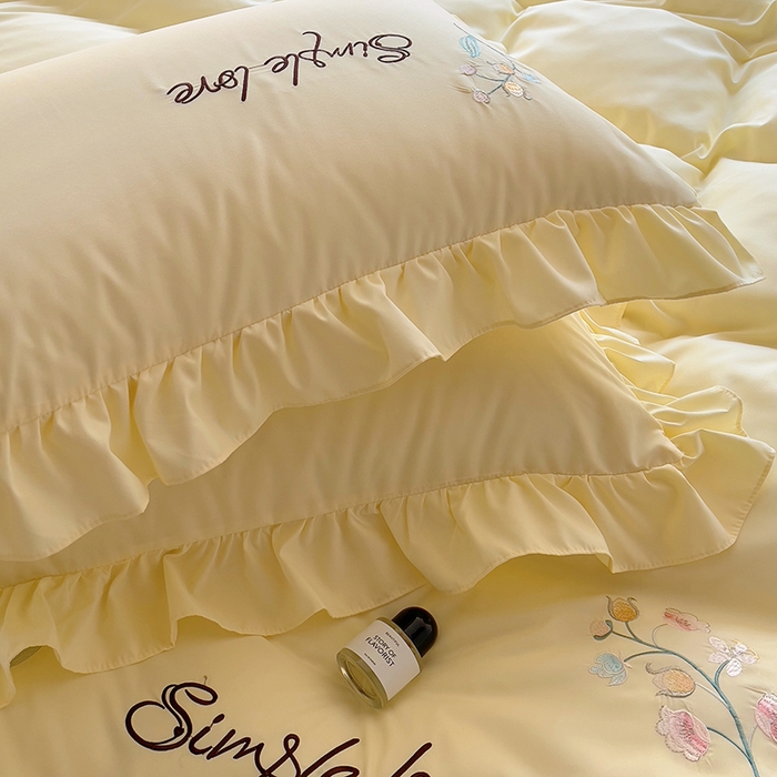 91家纺网 家纺一手货源 找家纺 凯美家居 2025新款超柔亲肤磨毛刺绣花仙子系列四件套 花仙子 浅黄