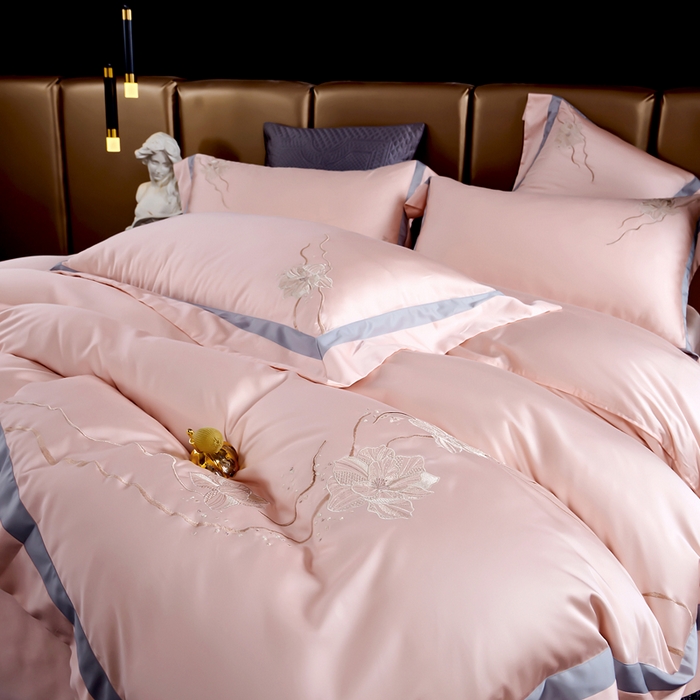 91家纺网 家纺一手货源 找家纺 U品汇 2025新款60支天丝棉莱赛尔纤维刺绣花四件套纯棉全棉凉感丝滑礼盒包装（西雅图） 西雅图-豆沙