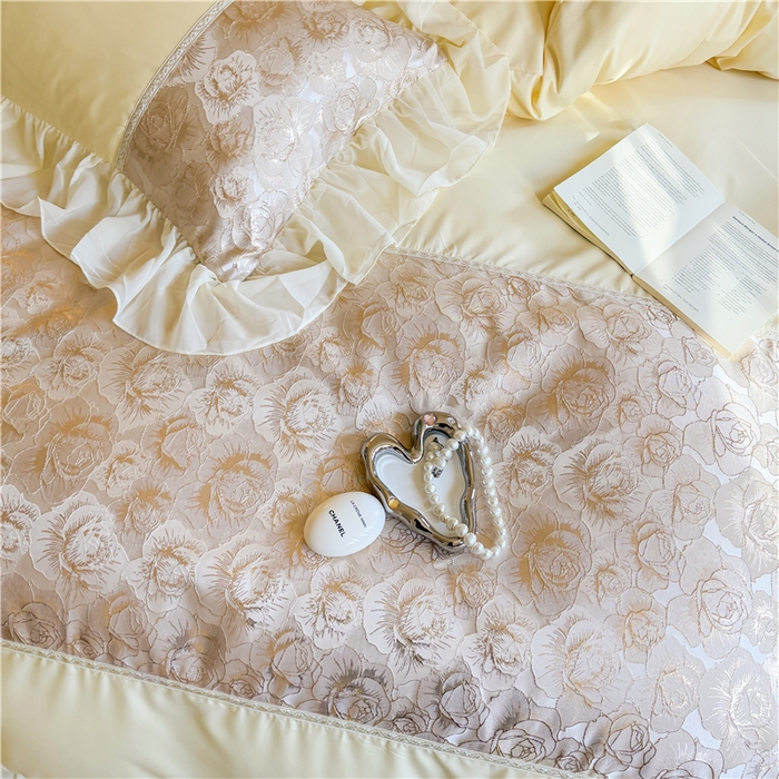 91家纺网 家纺一手货源 找家纺 富盛 2025新款水洗亲肤棉浮雕提花公主风四件套 月光恋人-黄