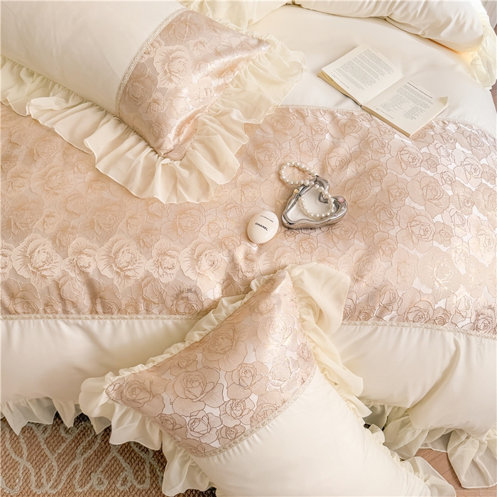 91家纺网 家纺一手货源 找家纺 富盛 2025新款水洗亲肤棉浮雕提花公主风四件套 月光恋人-白+香槟