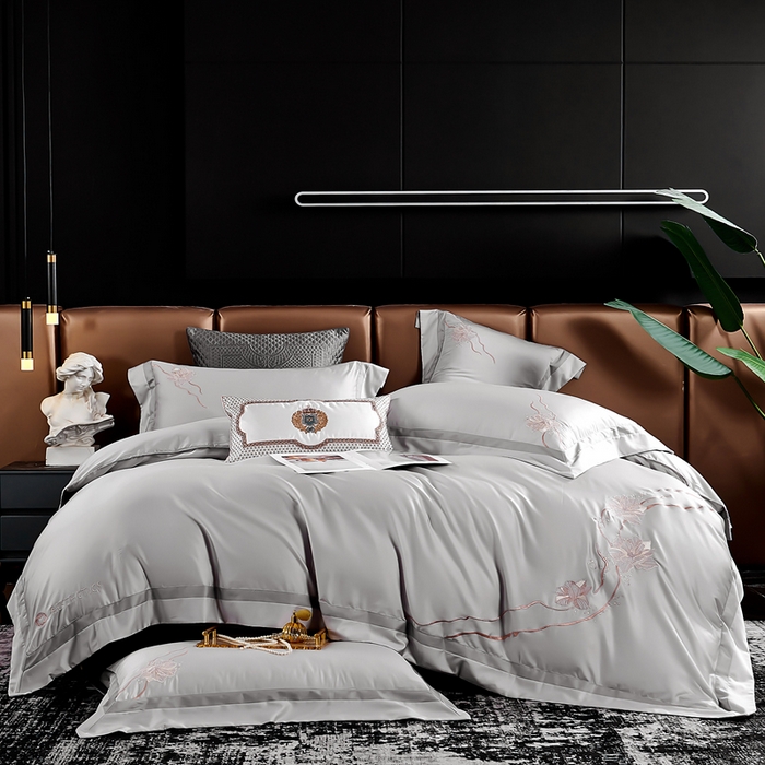 91家纺网 家纺一手货源 找家纺 U品汇 2025新款60支天丝棉莱赛尔纤维刺绣花四件套纯棉全棉凉感丝滑礼盒包装（西雅图） 西雅图-极光灰