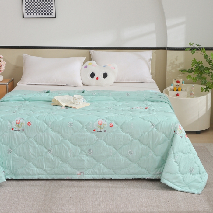 91家纺网 家纺一手货源 找家纺 被多多被业  2025新款清新印花亲肤绒超声波工艺夏凉被 百合花开