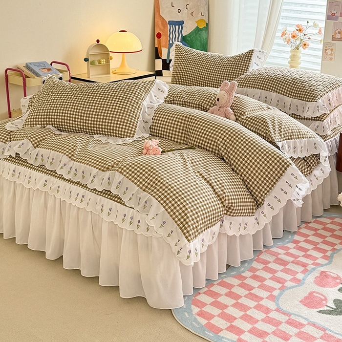 91家纺网 家纺一手货源 找家纺 金盛皇朝家纺 2025新款格子空间水洗棉床裙 格子空间-美拉德咖