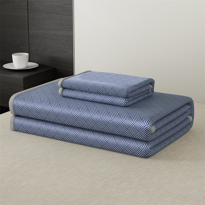 91家纺网 家纺一手货源 找家纺 鑫姿 2025新款5A抗菌A类冰丝凉席-饼干花熊猫款 床笠-熊猫-蓝色