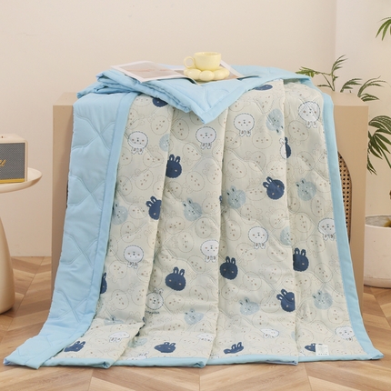 91家纺网 家纺一手货源 找家纺 被多多被业  2025新款印花水洗棉夏被 萌萌兔