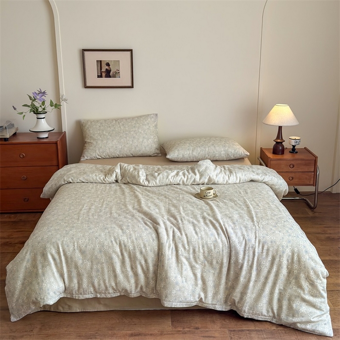 91家纺网 家纺一手货源 找家纺 亿梵家居 2025新款A类母婴级有氧全棉纯棉双层纱纯棉印花四件套-床拍图 弗拉-黄