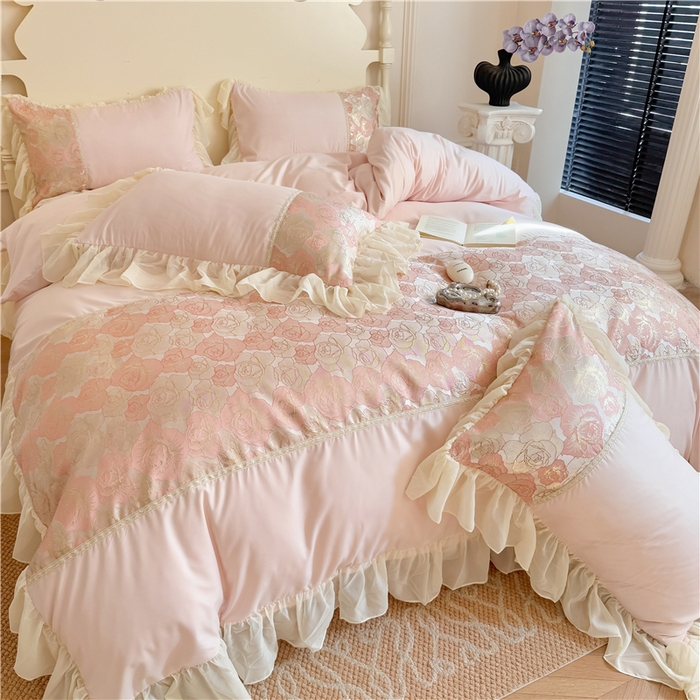 91家纺网 家纺一手货源 找家纺 富盛 2025新款水洗亲肤棉浮雕提花公主风四件套 月光恋人-粉