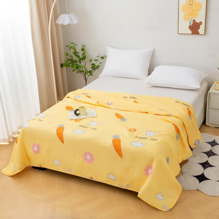 91家纺网 家纺一手货源 找家纺 2025新款亲肤绒礼品夏被窄边 快乐兔