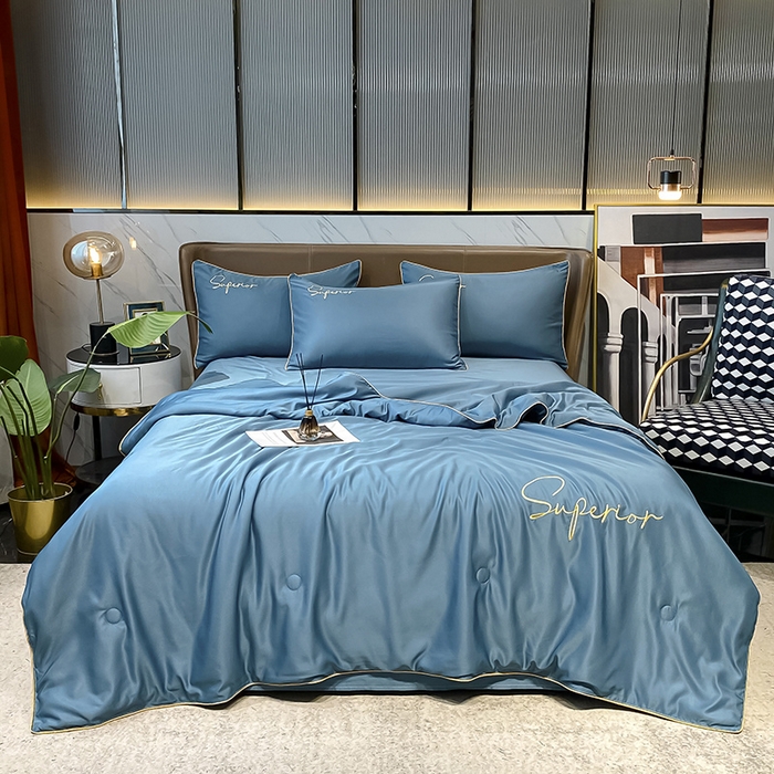 91家纺网 家纺一手货源 找家纺 吾诺 2025 字母刺绣水洗天丝夏被四件套水洗真丝夏凉被空调被绣花夏被 字母静谧蓝