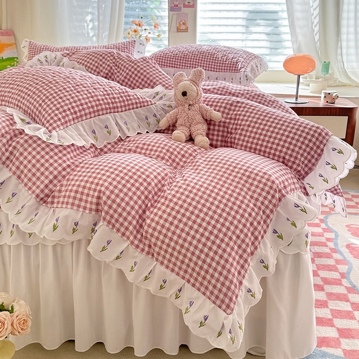 91家纺网 家纺一手货源 找家纺 金盛皇朝家纺 2025新款格子空间水洗棉床裙 格子空间- 烟熏豆沙