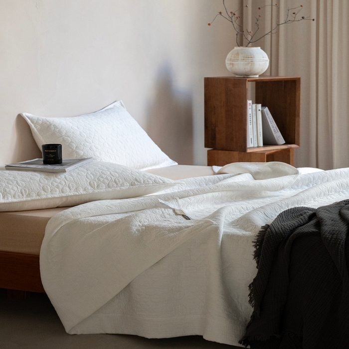 91家纺网 家纺一手货源 找家纺 璞素2025新款全棉色织三层纱床盖三件套-落雪 落雪白