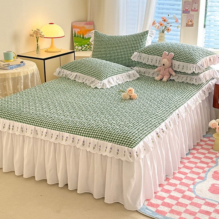 91家纺网 家纺一手货源 找家纺 金盛皇朝家纺 2025新款格子空间水洗棉床裙 格子空间-牛油果绿