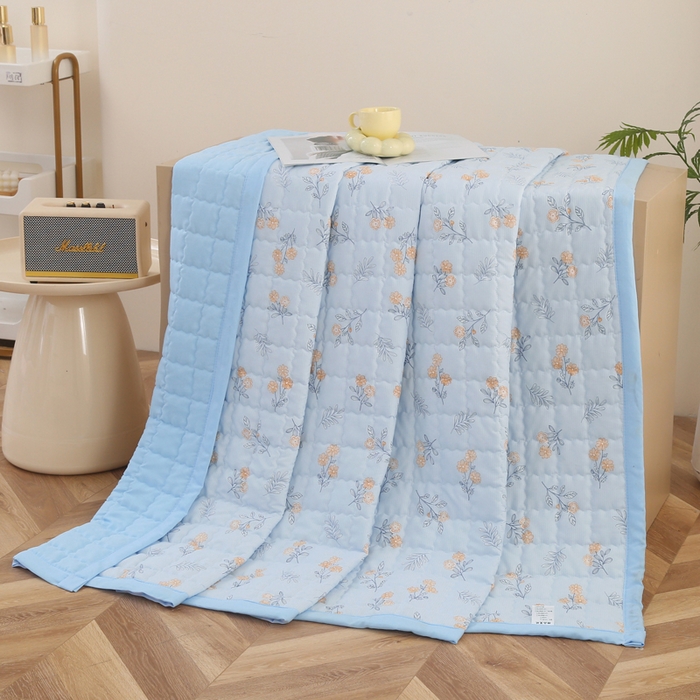 91家纺网 家纺一手货源 找家纺 被多多被业  2025新款小清新印花小竺棉多针绗绣夏凉被 碎花-蓝