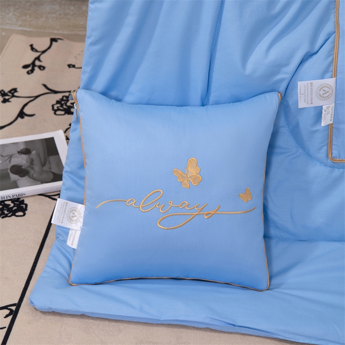 91家纺网 家纺一手货源 找家纺 照世家纺 2025新款柔软透气全棉抱枕被-蝶影 蝶影-天蓝
