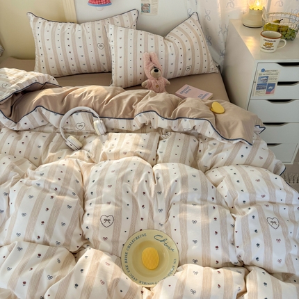 潮邦创意家居 2025新款云柔棉立体嵌绳款小清新四件套 浅调爱纹