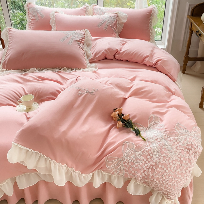 91家纺网 家纺一手货源 找家纺 睡美人 2025韩版全锦棉刺绣公主风蕾丝床裙款四件套-蝶恋花 蝶恋花-蜜桃粉