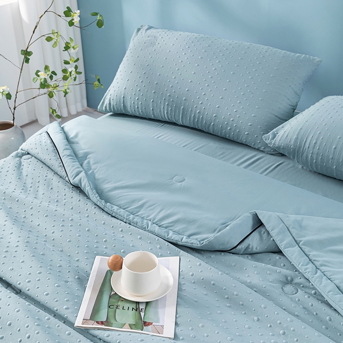 91家纺网 家纺一手货源 找家纺 吾诺 2025 凉豆豆针织棉双层纱夏被四件套水洗棉夏凉被空调被 豆豆蓝