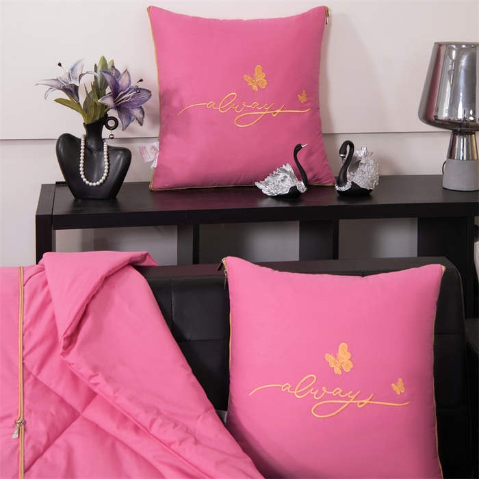 91家纺网 家纺一手货源 找家纺 照世家纺 2025新款柔软透气全棉抱枕被-蝶影 蝶影-粉色