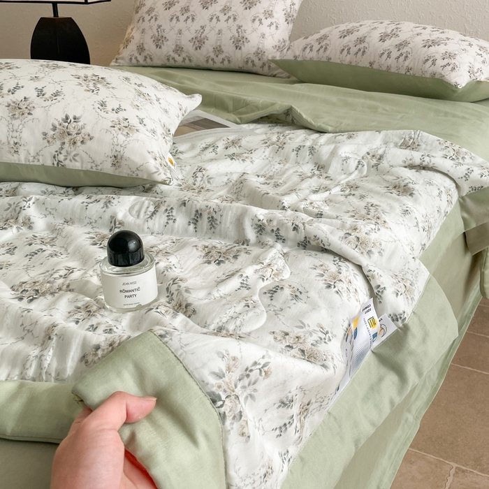 91家纺网 家纺一手货源 找家纺 慕晨 2025新款全棉双层纱四件套莱赛尔夏被莱赛尔夏被四件套天丝夏凉被直播 羽葵