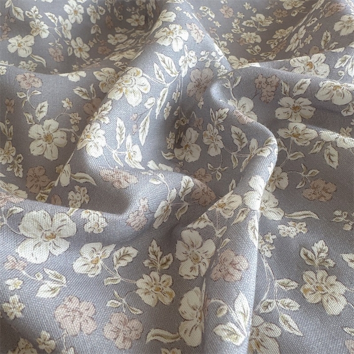 91家纺网 家纺一手货源 找家纺 亿梵家居 2025新款A类母婴级有氧全棉纯棉双层纱纯棉印花四件套-床拍图 弗拉-灰