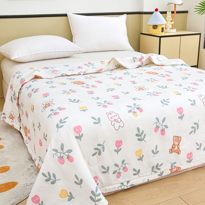 91家纺网 家纺一手货源 找家纺 侨鑫 2025新款亲肤水洗棉夏被宽边 玫瑰小熊