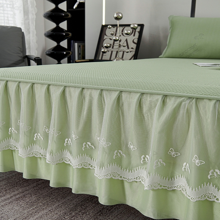 91家纺网 家纺一手货源 找家纺 青雅席业 2025新款7A抗菌母婴级纯乙纶PE刺绣凉感丝豆豆席 床裙款 字母爱心-水绿