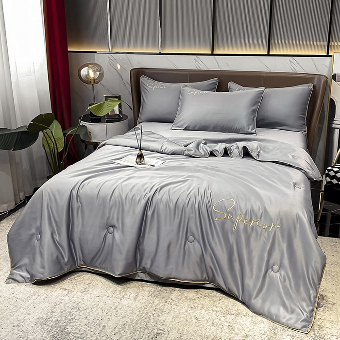 91家纺网 家纺一手货源 找家纺 吾诺 2025 字母刺绣水洗天丝夏被四件套水洗真丝夏凉被空调被绣花夏被 字母经典灰