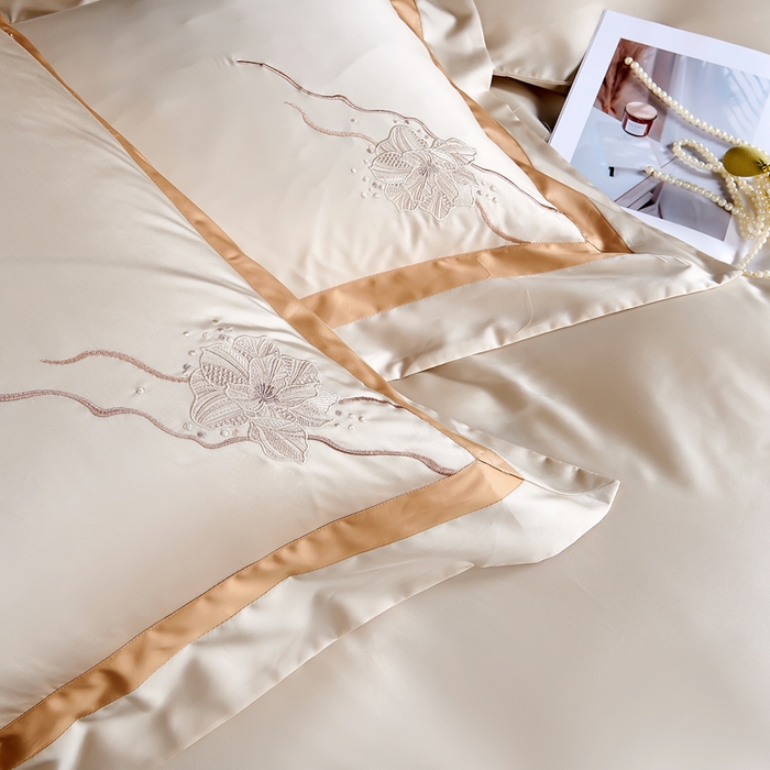 91家纺网 家纺一手货源 找家纺 U品汇 2025新款60支天丝棉莱赛尔纤维刺绣花四件套纯棉全棉凉感丝滑礼盒包装（西雅图） 西雅图-香槟色