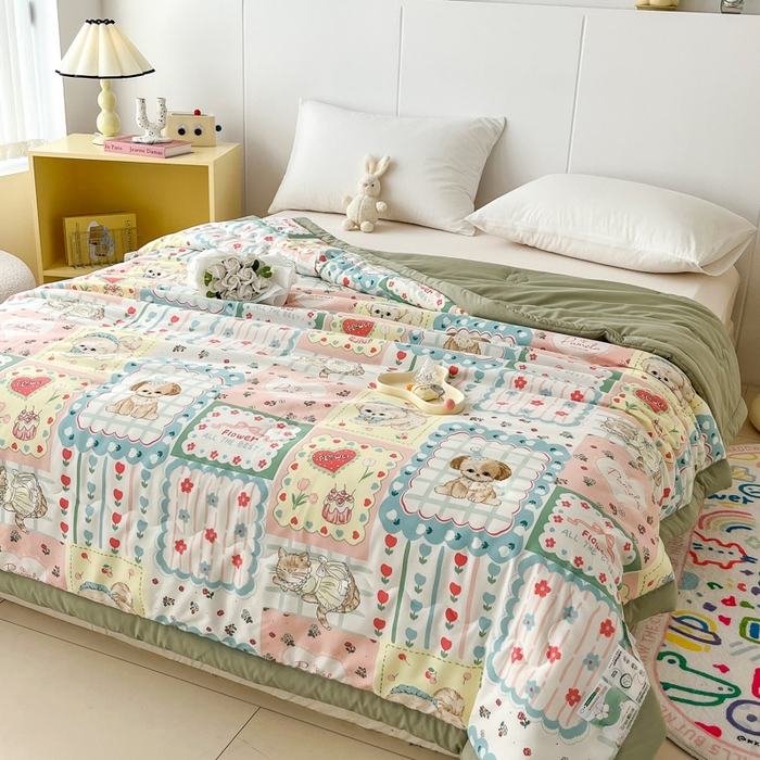 91家纺网 家纺一手货源 找家纺 爱宝被业 2025新款亲肤棉印花100%新疆棉花夏被空调被 爱心猫咪