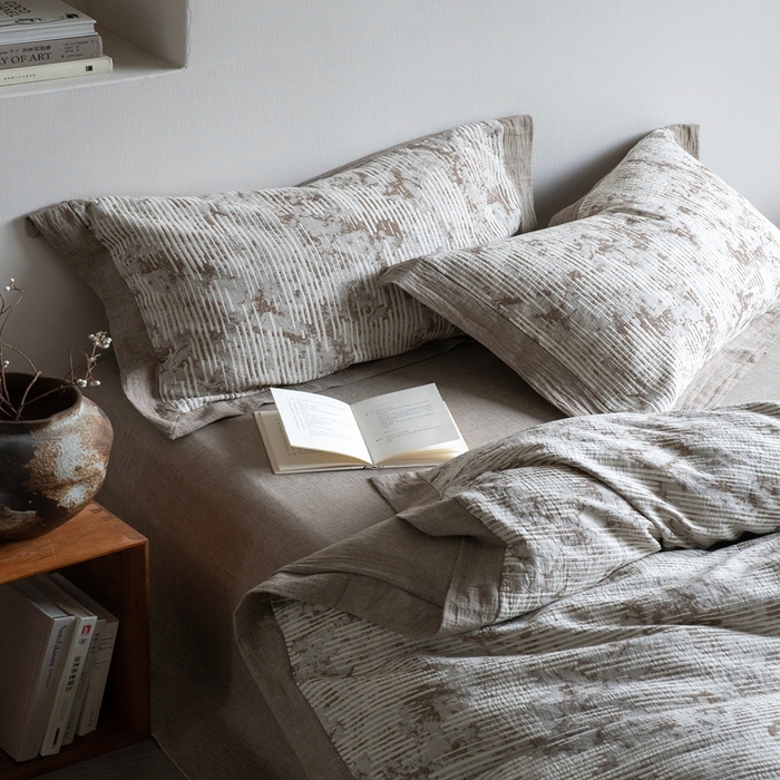 91家纺网 家纺一手货源 找家纺 璞素2025新款全棉色织三层纱四件套-松隐 松隐咖