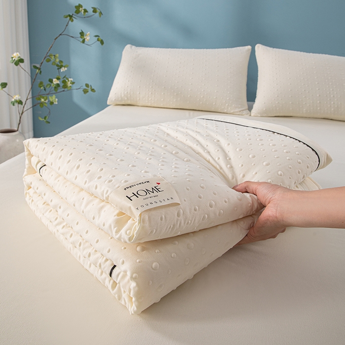 91家纺网 家纺一手货源 找家纺 （总）吾诺 2025 凉豆豆针织棉双层纱夏被四件套水洗棉夏凉被空调被