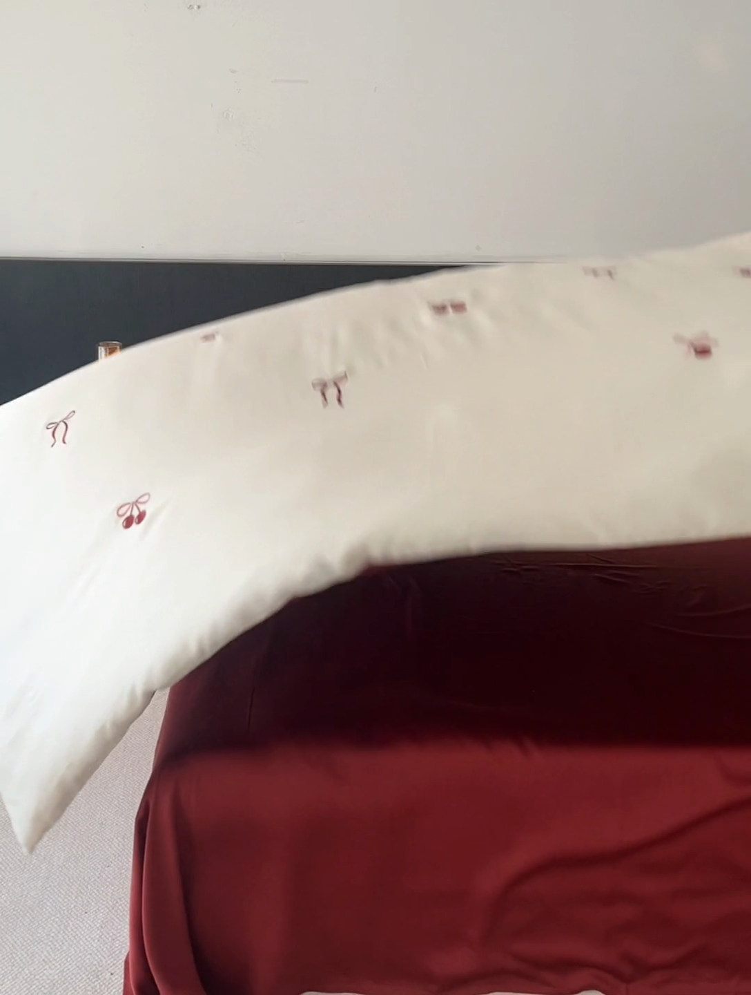 91家纺网 家纺一手货源 找家纺 风向标家纺 奥地利进口兰精天丝绣花四件套-红色系列 红色蝴蝶结