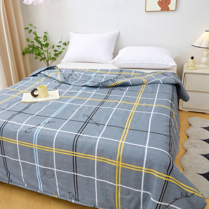 91家纺网 家纺一手货源 找家纺 2025新款亲肤绒礼品夏被窄边 简伯格