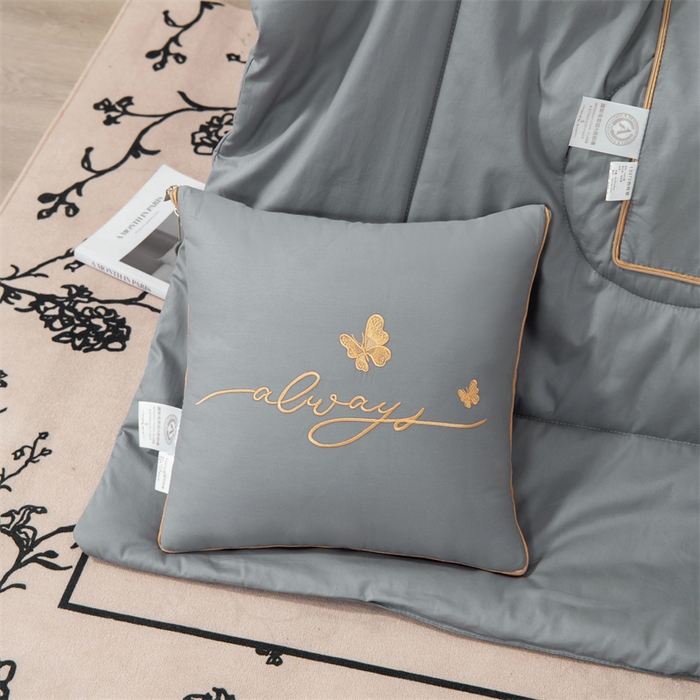 91家纺网 家纺一手货源 找家纺 照世家纺 2025新款柔软透气全棉抱枕被-蝶影 蝶影-浅灰