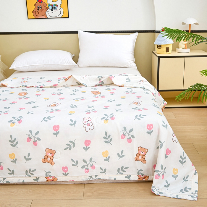 91家纺网 家纺一手货源 找家纺 侨鑫 2025新款亲肤水洗棉夏被宽边 玫瑰小熊