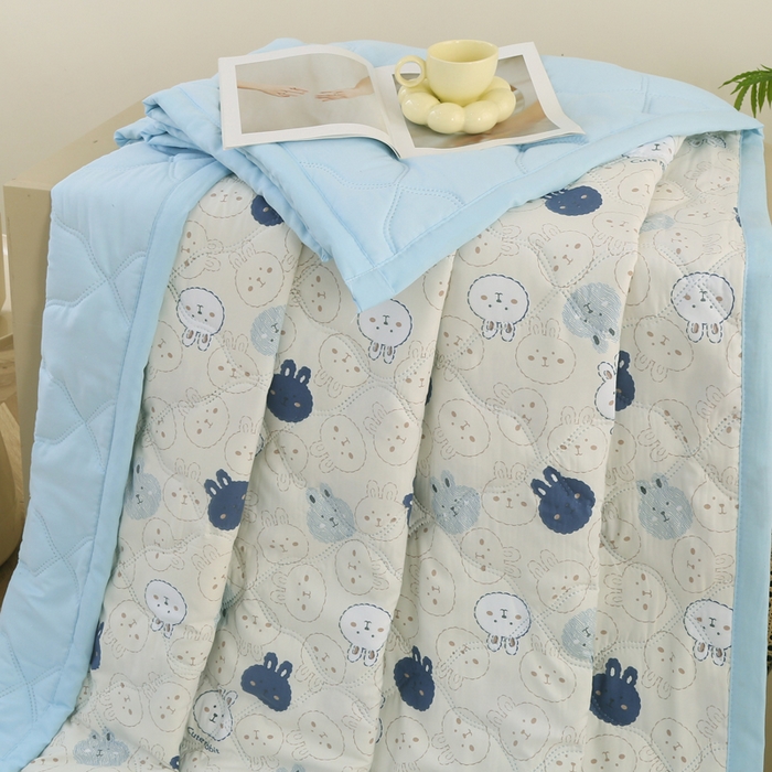 91家纺网 家纺一手货源 找家纺 被多多被业  2025新款印花水洗棉夏被 萌萌兔
