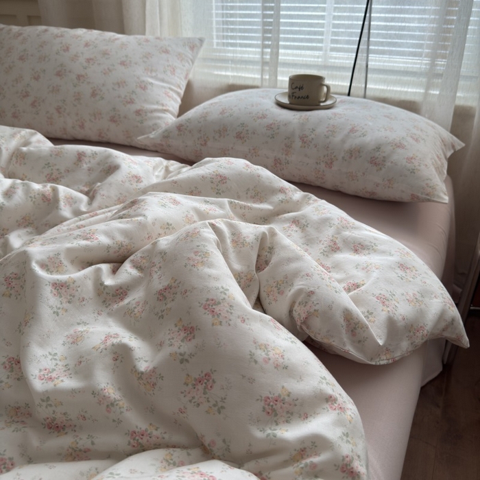 91家纺网 家纺一手货源 找家纺 亿梵家居 2025新款A类母婴级有氧全棉纯棉双层纱纯棉印花四件套-床拍图 若欢-粉