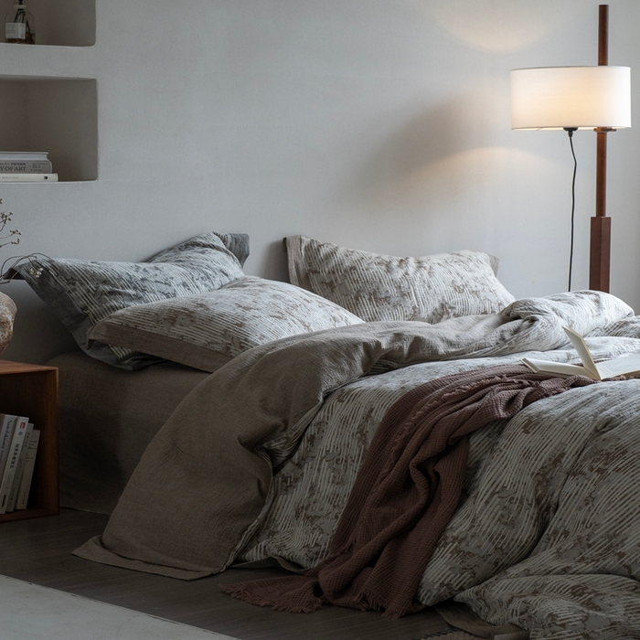 91家纺网 家纺一手货源 找家纺 璞素2025新款全棉色织三层纱四件套-松隐 松隐咖